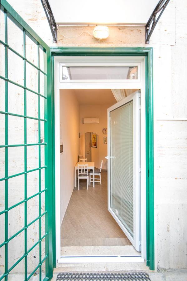 Vercelli Guest House Near San Giovanni Rom Exteriör bild